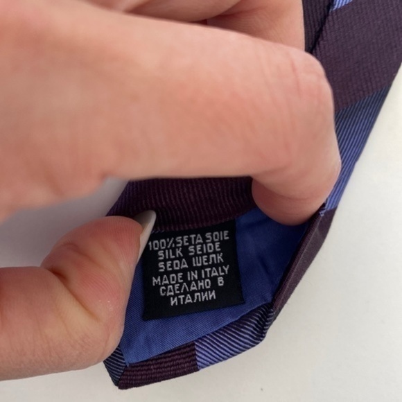 COPY - Hugo Boss 100% silk Tie - Picture 4 of 4